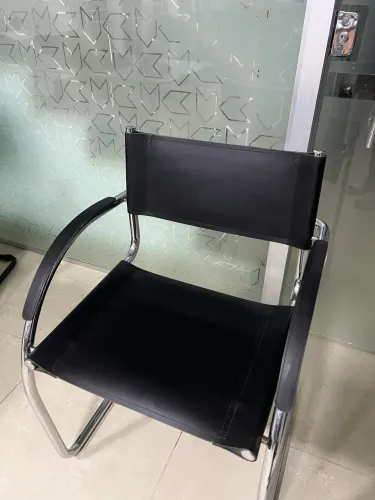 Cadeira de Couro Legítimo