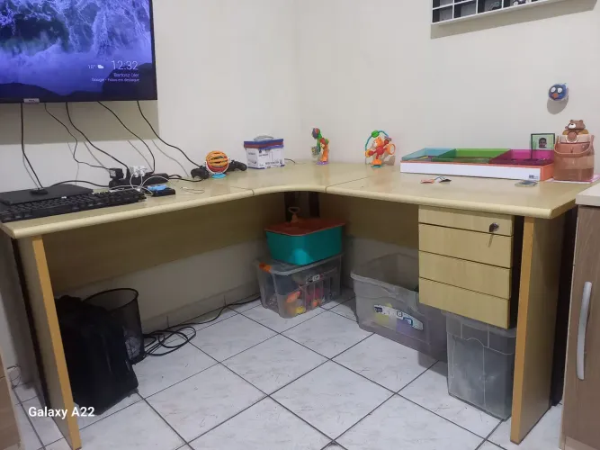 Mesa e cadeira de escritório mdf