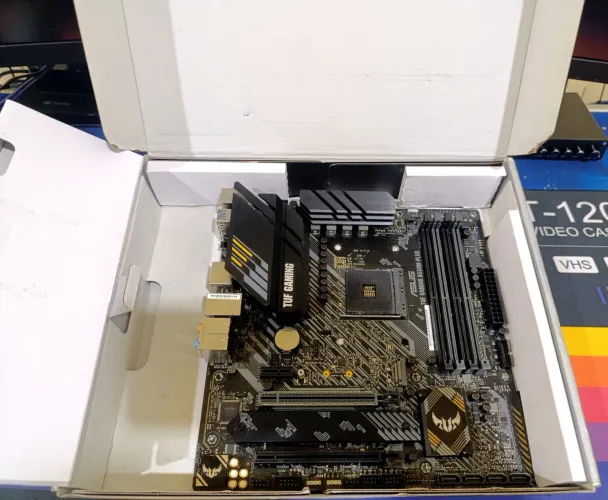 PLACA MÃE ASUS TUF GAMING PLUS B550M DEFEITO INTERMITENTE LEIA!