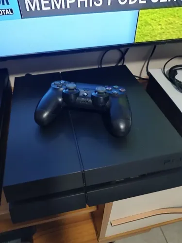 PlayStation 4 na versão de desbloqueio 12:00