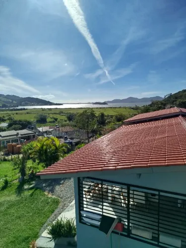 Vendo duas casas no mesmo terreno no cangueri de fora,Imarui com vista para logoa