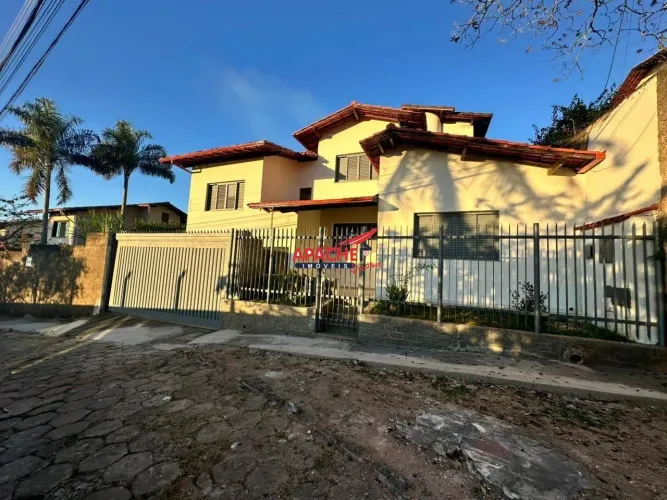 Casa à venda no bairro Santa Clara em Viçosa MG.