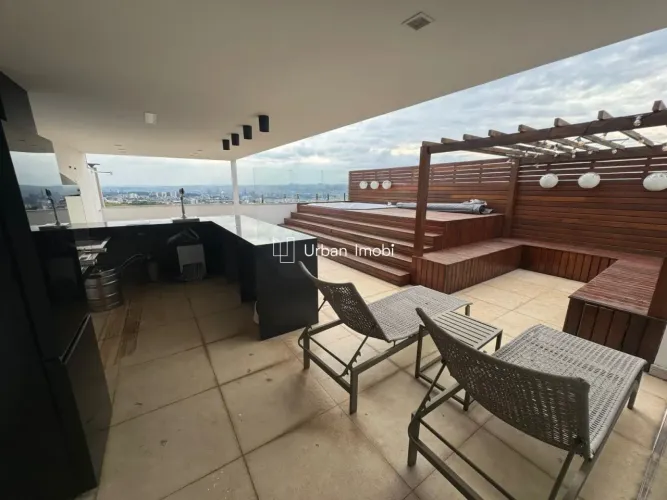 Cobertura mobiliada com hidromassagem e vista panorâmica em Volta Redonda