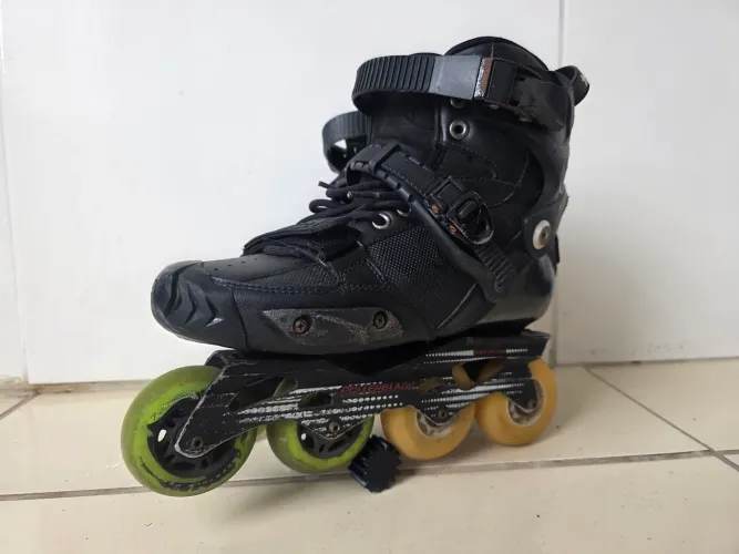 Patins urbano de fibra de carbono karbonik
