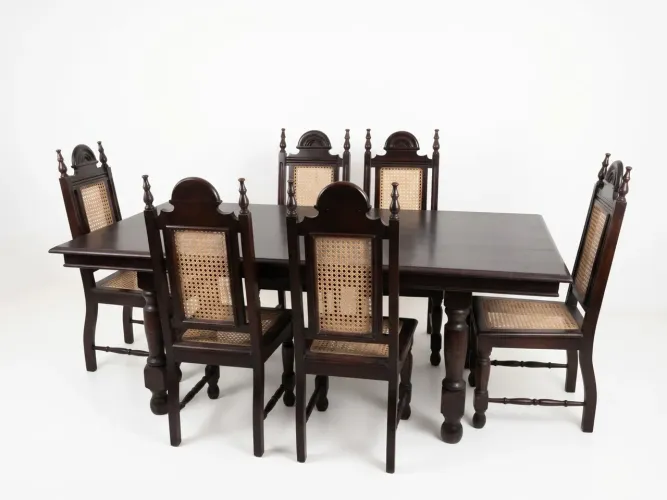 Mesa com 6 cadeiras