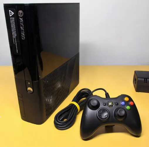 Xbox 360 original (travado) completo - pronto pra jogar