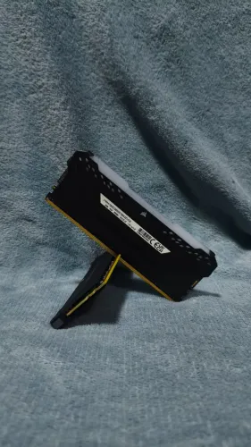 Memória RAM Corsair 2x16GB 3600MHz RGB
