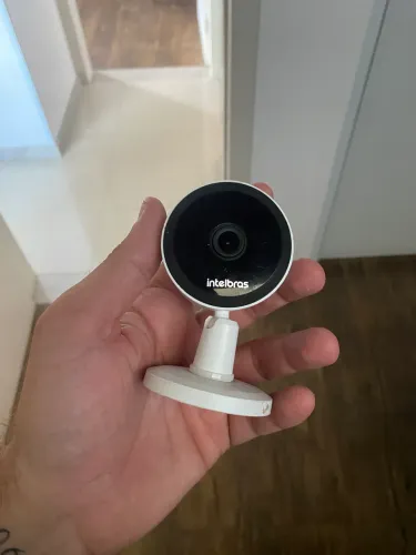 Câmera Interna Wi-fi Full Hd Im1 2mp Branca Intelbras Cor Branco