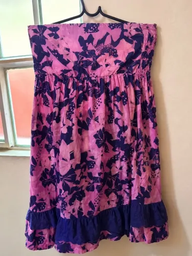 Vestido lilás estampado casual