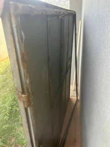 Tampa de aço para casa de máquinas de piscina