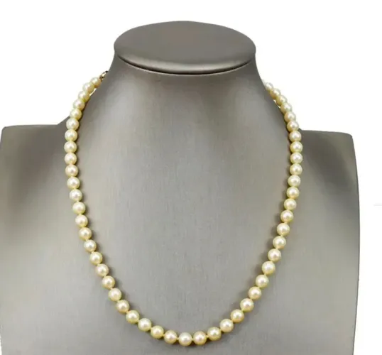 Colar de pérolas de água salgada com fecho ouro 18k