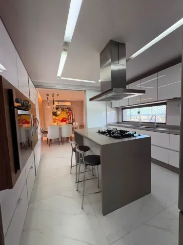 Luxuoso Apto no Condomínio Saint Romain - Vieiralves | 210m², 4 Suítes e 3 Vagas