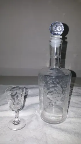 Licoreira com 4 taças