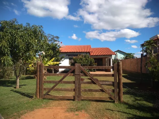 Alugo rancho  lago Corumba IV 