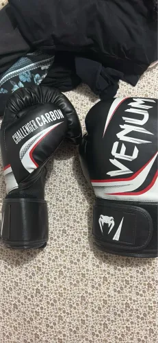 VENDO LUVA VENUM