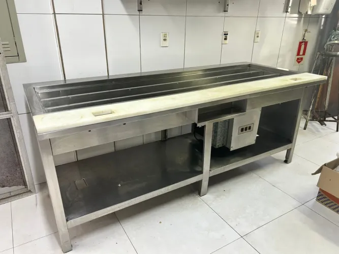 Balcao de Serviço Refrigerado Condimentadora