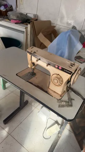 Máquina de costura singer com movel