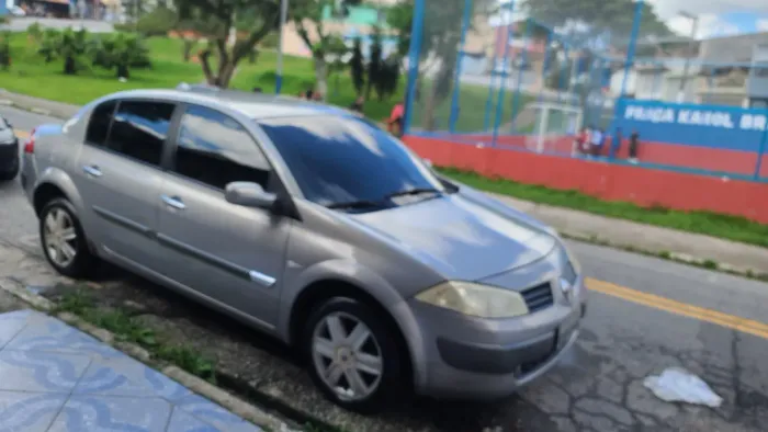 Renault Megane Sedan Dynamique Hi-flex 1.6 16V 2008