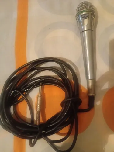 Microfone karaokê