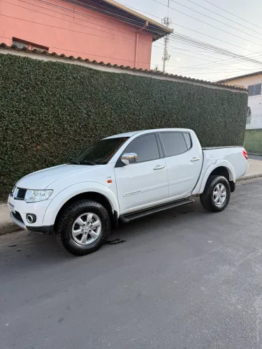 Mitsubishi L200 Triton HPE 3.2 CD TB Int.diesel AUT 2013