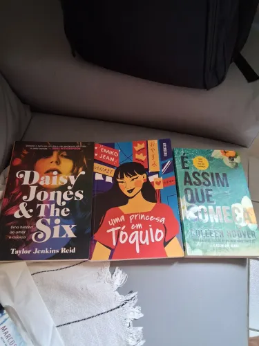 Livros novos seminovos todos und 35,00