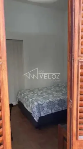 Apartamento - / Residencial / Glória