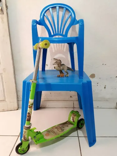 KIT INFANTIL COMPLETO Mesa / cadeira / patinete