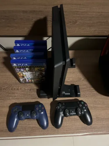 PlayStation 4 + Base vertical