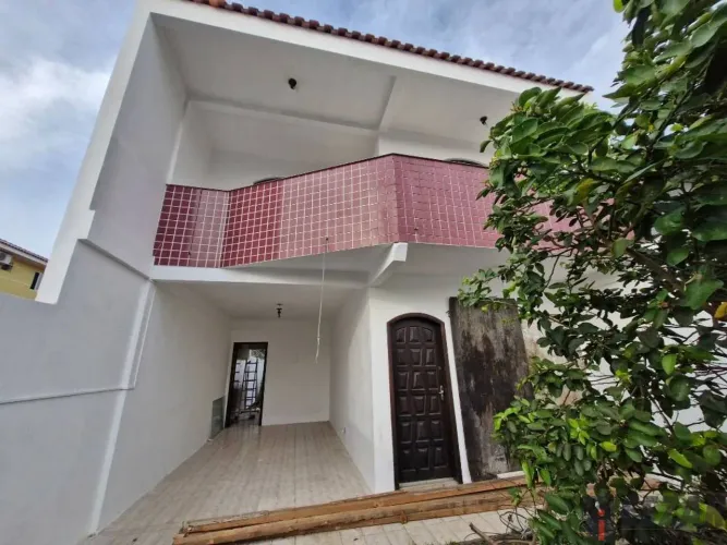 Sobrado com 3 dormitórios para alugar, 121 m² por R$ 3.241,43/mês - Cajuru - Curitiba/PR