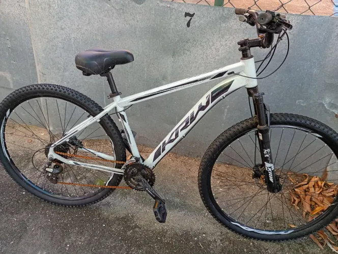 Bike aro 29 freio a disco idraulico semi nova 24 velocidade