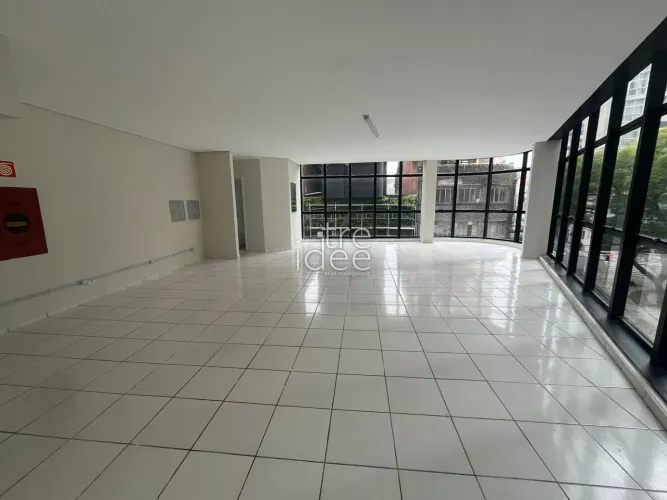 Sala Comercial com 62m2 no Centro de Curitiba - 2º Pavimento