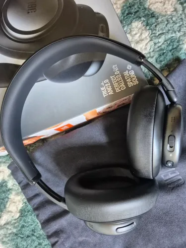 Fone JBL Live 780NC