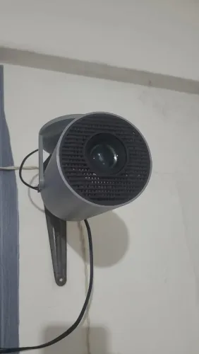 Vende-se mini projetor e caixa soundbar
