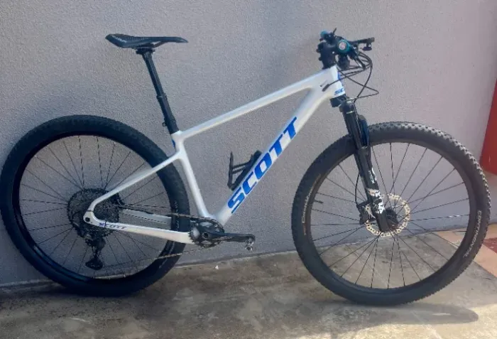 Mtb Airwolf quadro 17 Carbono Shimano XT Freios Deore M6100 Supensão Ar