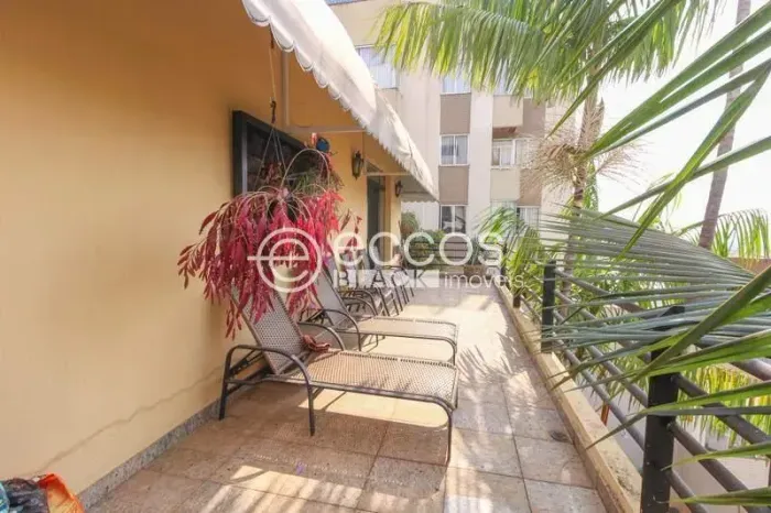 Casa comercial à venda, 4 quartos, 1 suíte, 3 vagas, BURITIS - Belo Horizonte/MG