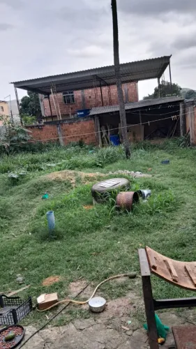 Vendo 3 casas, uma kitnet e uma loja