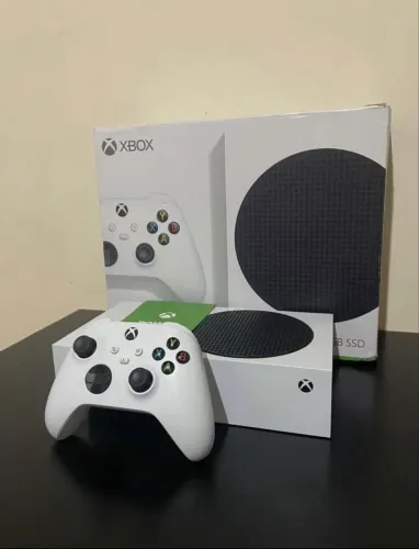 XBOX SERIES S - C/caixa - semi novo - 512 gb SSD