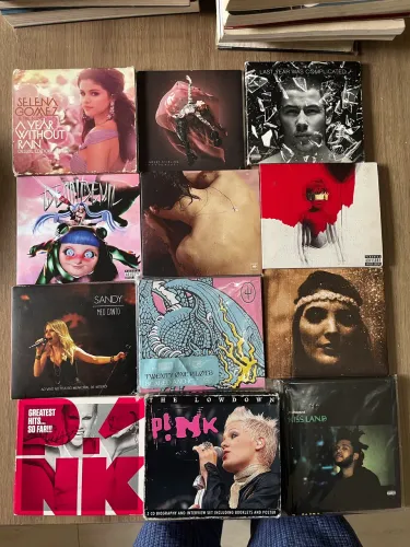 CDS rihanna the weekend Selena Gomez Pink Harry styles Sandy tweenty one pilots