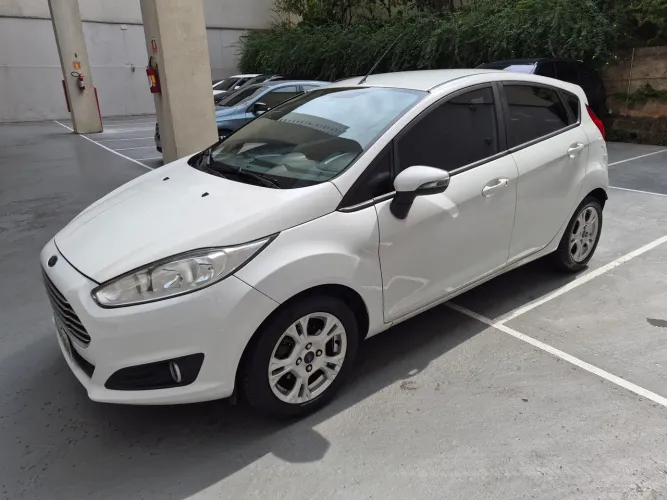 Ford Fiesta 1.6 16V Flex Aut. 5P 2014