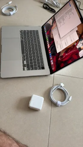 Macbook air m3 24gb 1tb apple care ate 2027