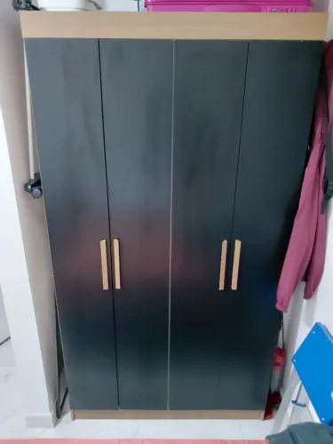Guarda roupas preto/marrom. 4 portas.