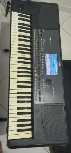 Teclado Korg Pa600