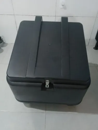 Baú para moto 135L com suporte universal 