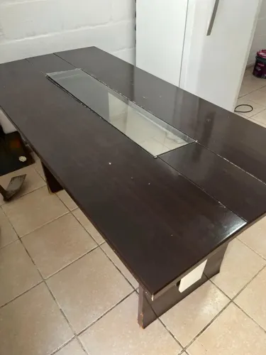 Mesa 1,60m x 0,80m com Vidro Central (Usada)