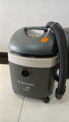 Aspirador de pó e água Electrolux 110v