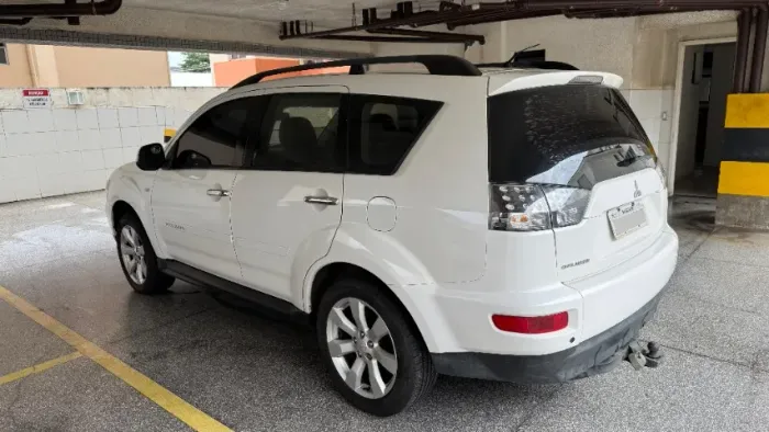 Mitsubishi Outlander 2.0 16V 160cv Aut. 2012