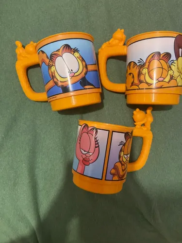Caneca Garfield Giraffas TODAS