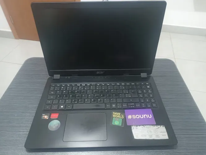 Vende-se Notebook / Marca Acer