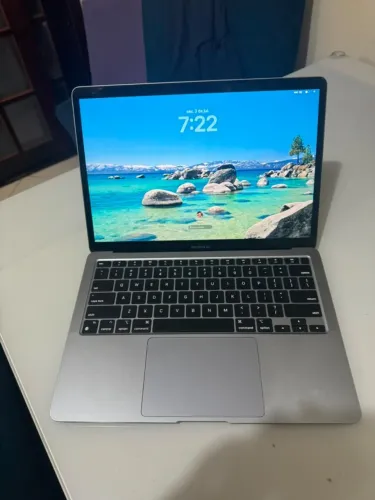 Macbook m1 8gb 256gb excelente estado aceito cartao garantia 2meses