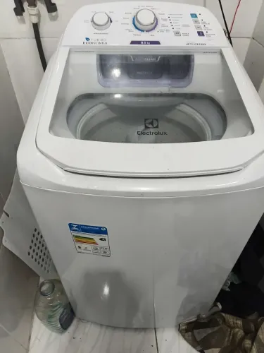 Máquina de lavar semi nova